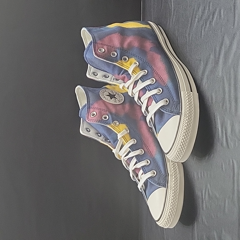 Converse High Top Brand new.